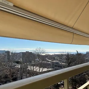 κάντε κράτηση εδώ